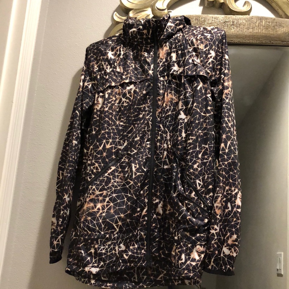 Lululemon light weight jacket